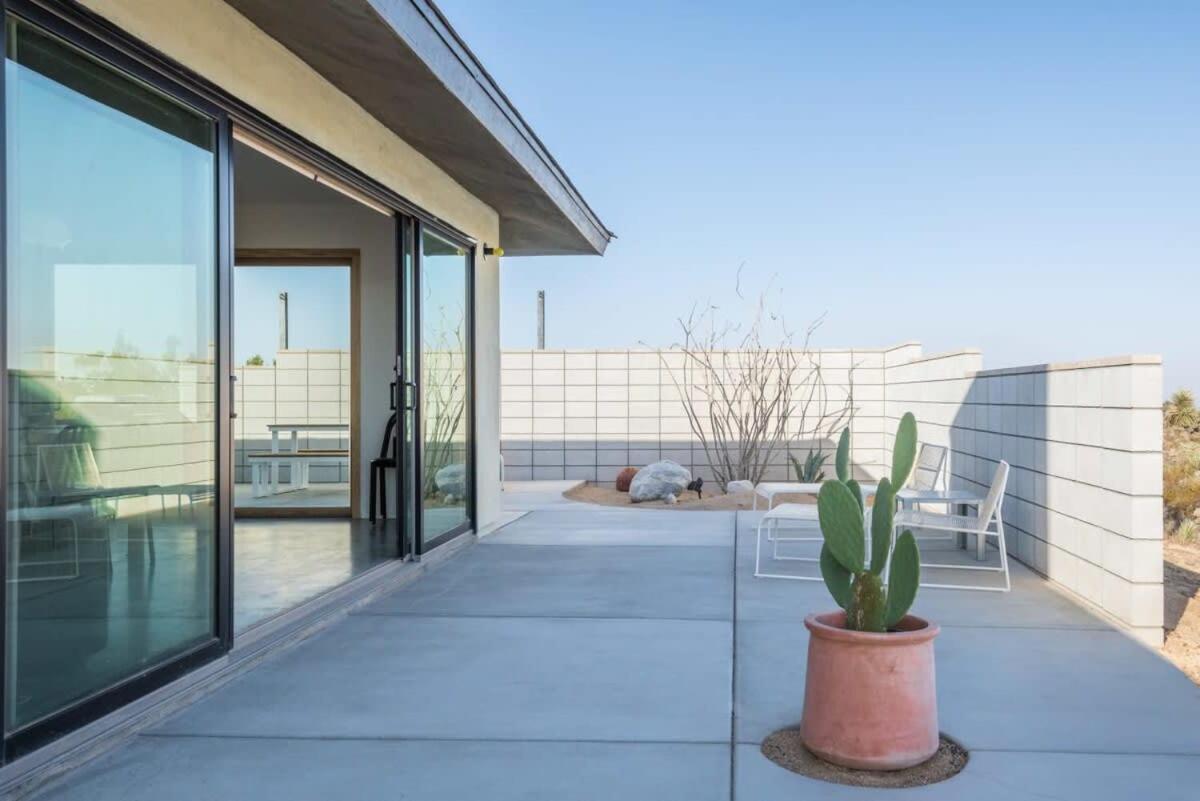 Yucca Hut - Design Forward Oasis Near Joshua Tree Villa Exterior photo