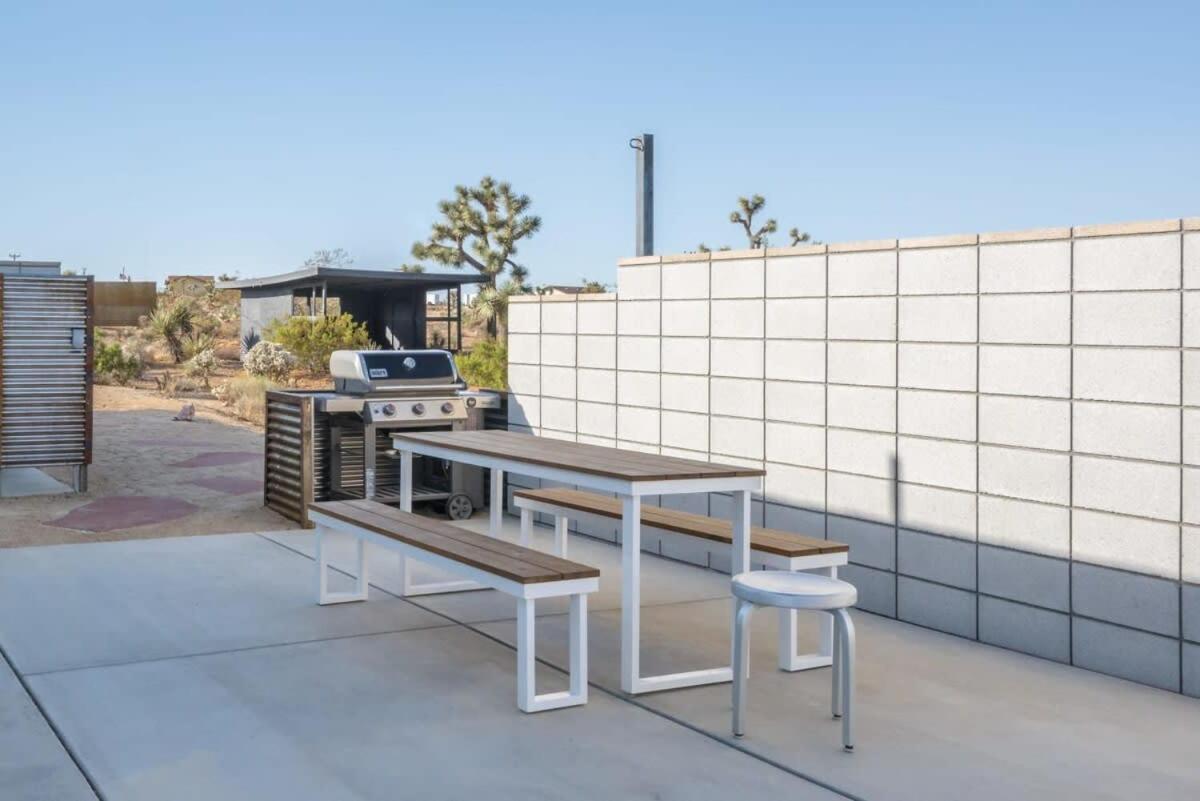 Yucca Hut - Design Forward Oasis Near Joshua Tree Villa Exterior photo